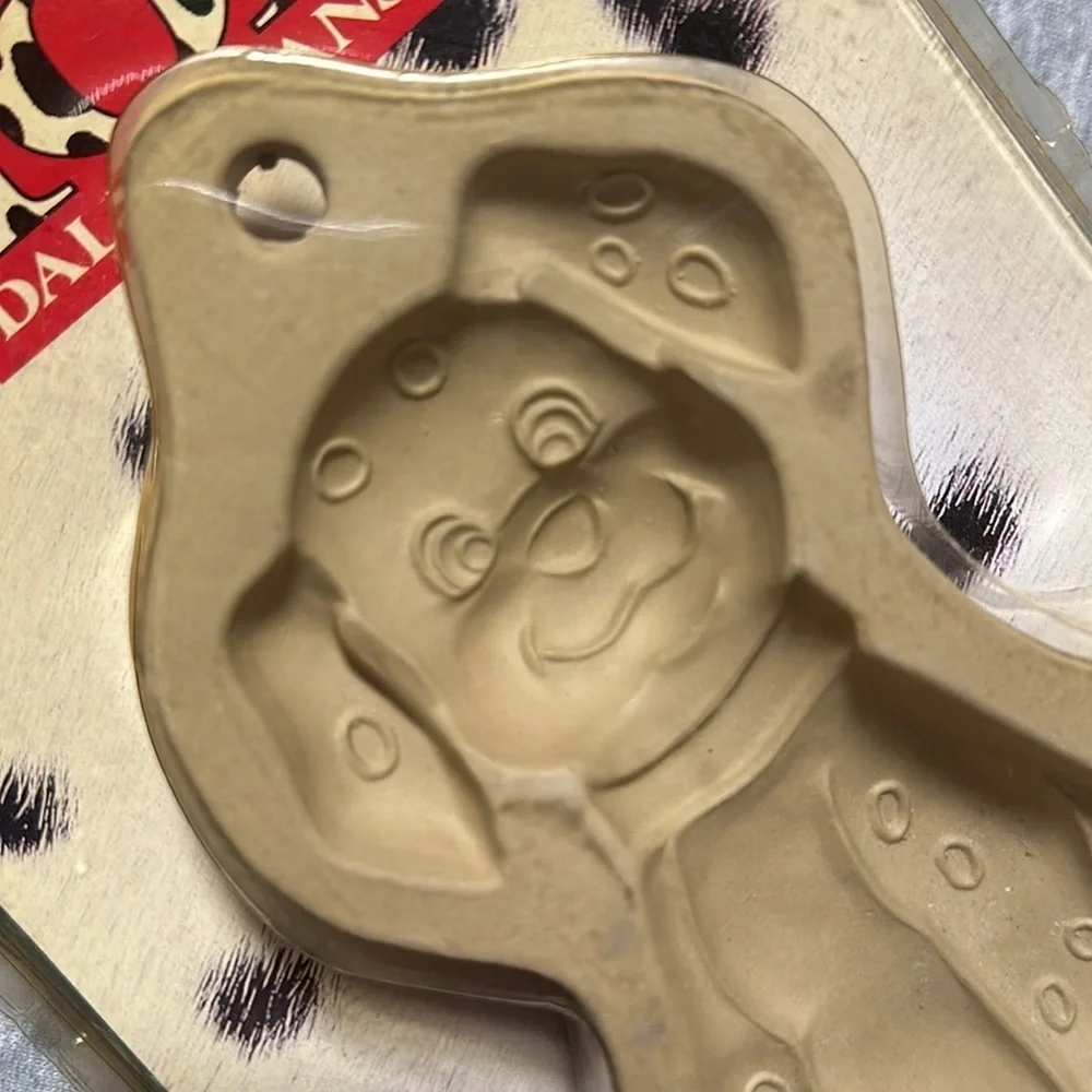 Vintage Wilton Cookie Mold 101 Dalmatians Disney Stoneware 1997